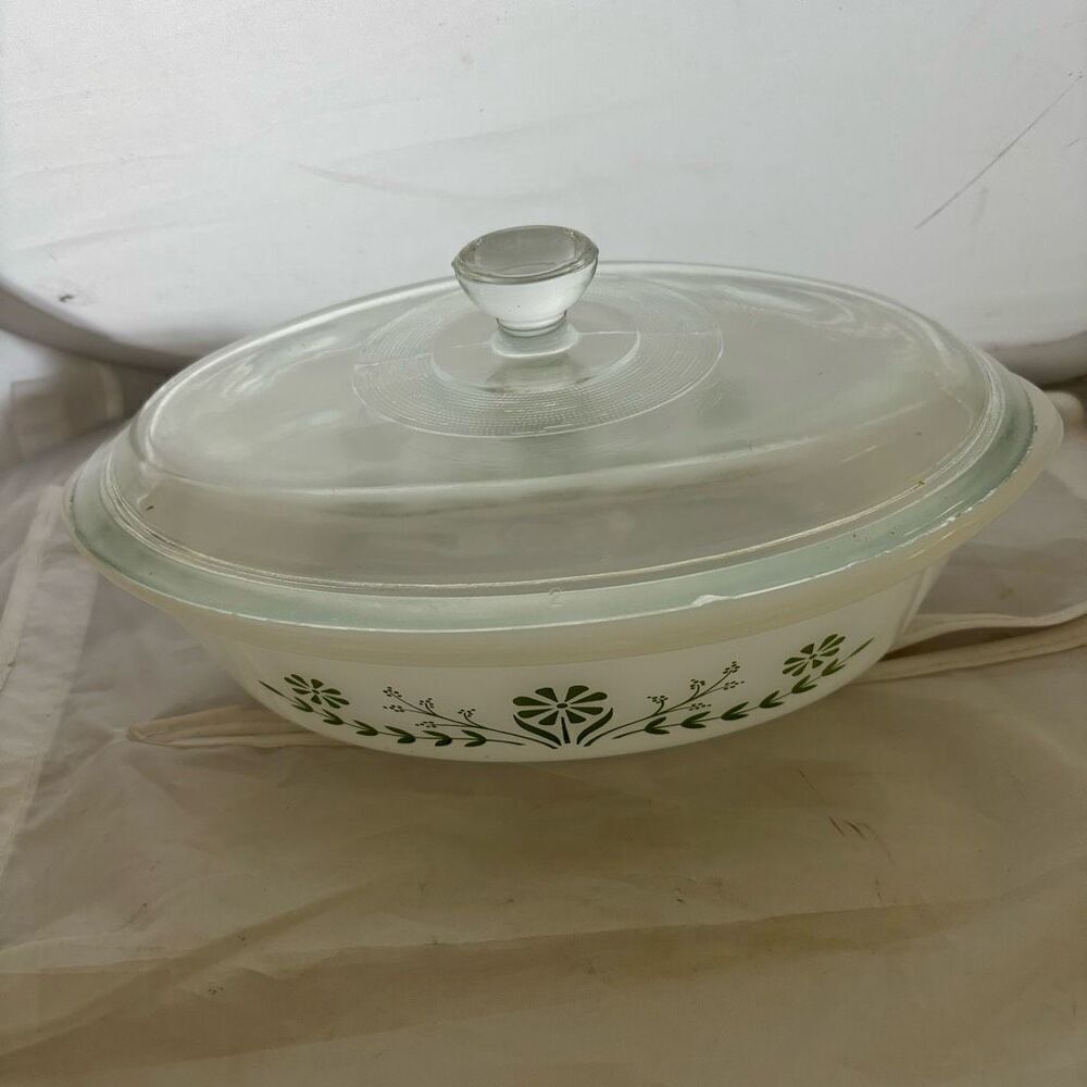 Glasbake Green Daisy J235 Milk Glass 1 QT Oval Casserole Dish With Lid 1970’s